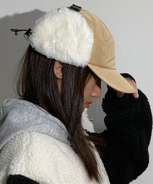 DAY CLOSET(デイ クローゼット)の「レディース ミリタリーボアフライトキャップ 耳当て付き(ニットキャップ/ビーニー・レディース・ブラック/ベージュ・ONE SIZE)」の16枚目の写真