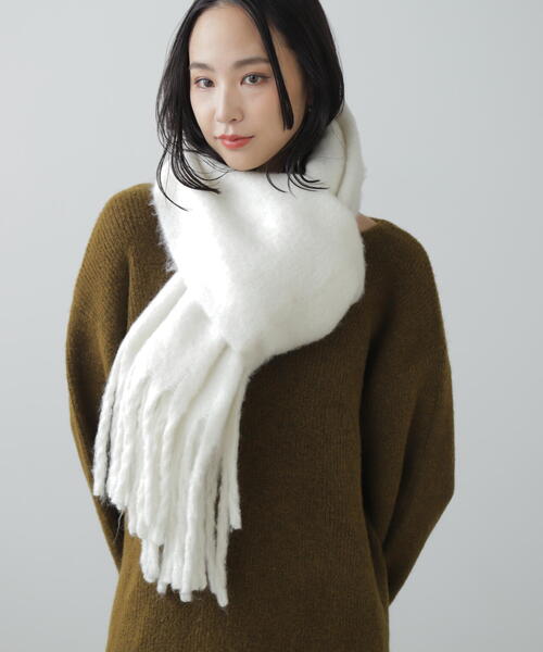 FREE'S MART(フリーズマート)の「◆大判無地ストール(ストール/ショール・レディース・ホワイト/レッド/ネイビー・フリ-)」の1枚目の写真