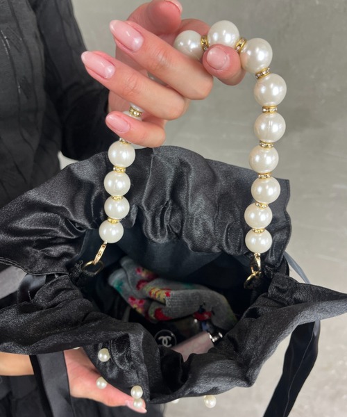 ｔｏｌｅｎｅ（トレネ）の「パールバッグ パールチェーン チェーンストラップ 巾着バッグ ショルダーバッグ（ショルダーバッグ・レディース・ブラック・ONE SIZE）」の10枚目の写真