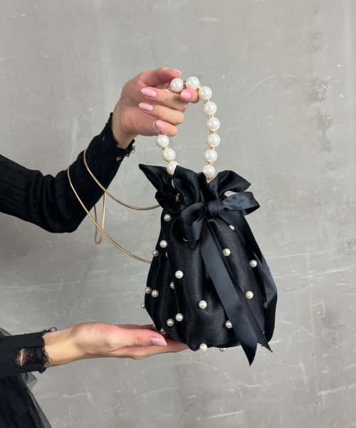 ｔｏｌｅｎｅ（トレネ）の「パールバッグ パールチェーン チェーンストラップ 巾着バッグ ショルダーバッグ（ショルダーバッグ・レディース・ブラック・ONE SIZE）」の7枚目の写真