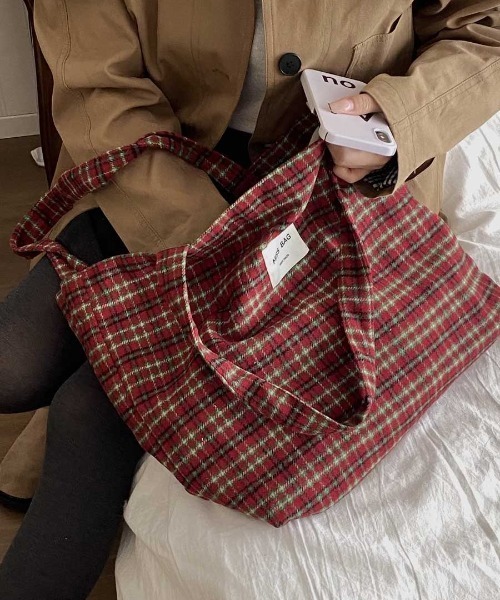 Vipoa（ヴィポア）の「check flannel tote bag（トートバッグ・レディース・A/B/C/D/E/F/G・FREE）」の3枚目の写真