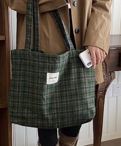 Vipoa（ヴィポア）の「check flannel tote bag（トートバッグ・レディース・A/B/C/D/E/F/G・FREE）」の4枚目の写真
