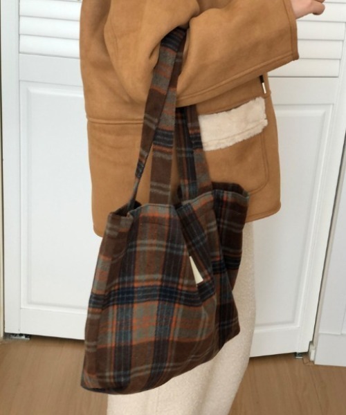 Vipoa（ヴィポア）の「check flannel tote bag（トートバッグ・レディース・A/B/C/D/E/F/G・FREE）」の7枚目の写真
