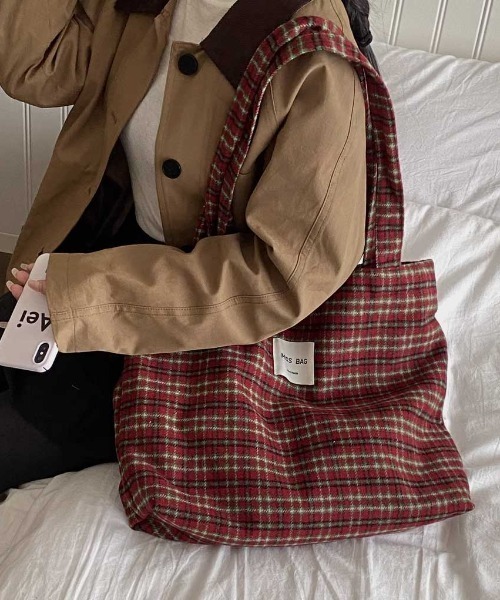 Vipoa（ヴィポア）の「check flannel tote bag（トートバッグ・レディース・A/B/C/D/E/F/G・FREE）」の8枚目の写真