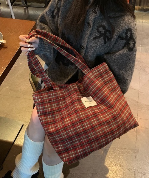 Vipoa（ヴィポア）の「check flannel tote bag（トートバッグ・レディース・A/B/C/D/E/F/G・FREE）」の9枚目の写真