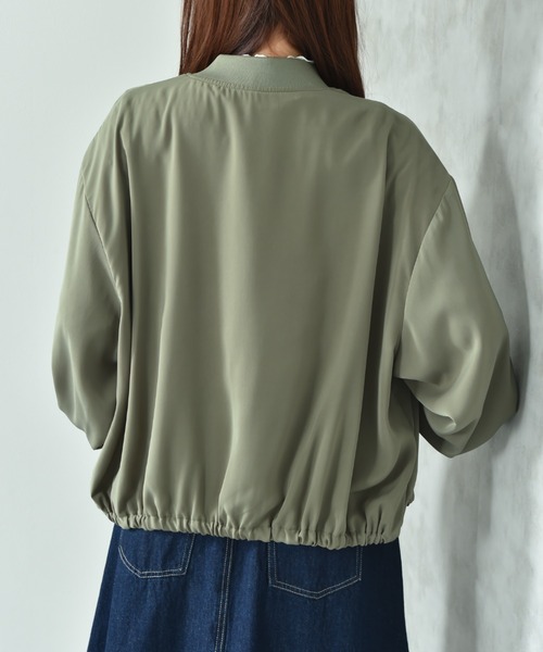 INTERPLANET(インタープラネット)の「ダブルクロスブルゾン(ブルゾン・レディース・ライトグレー/カーキ/ブラック・FREE)」の17枚目の写真