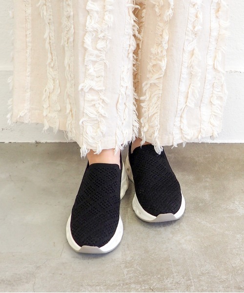 cava cava（サヴァサヴァ）の「ニットスリッポンスニーカー　1320663（スニーカー・レディース・ホワイト/ブラック・M/S/LL/L）」の19枚目の写真