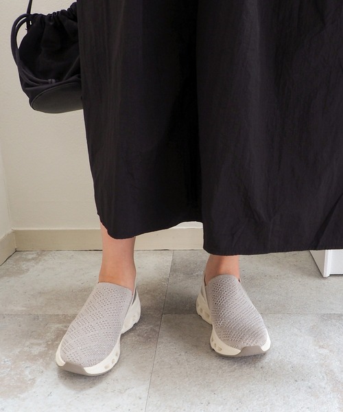 cava cava（サヴァサヴァ）の「ニットスリッポンスニーカー　1320663（スニーカー・レディース・ホワイト/ブラック・M/S/LL/L）」の5枚目の写真