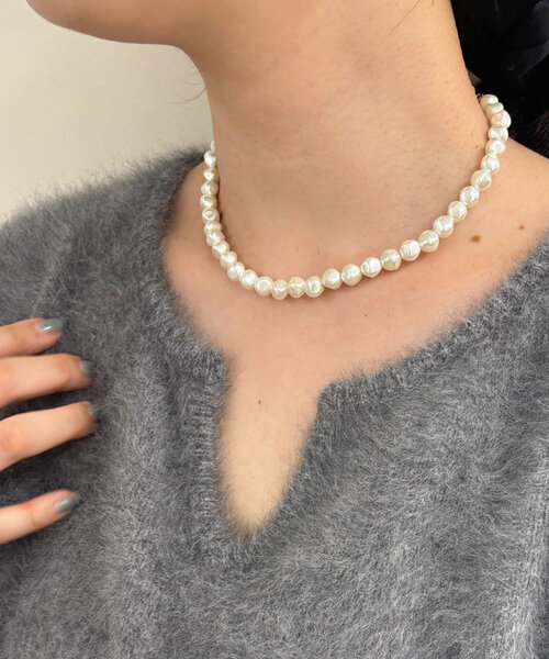 SHENERY(シーナリー)の「ランダムパールネックレス(ネックレス・レディース・ゴールド・FREE)」の2枚目の写真