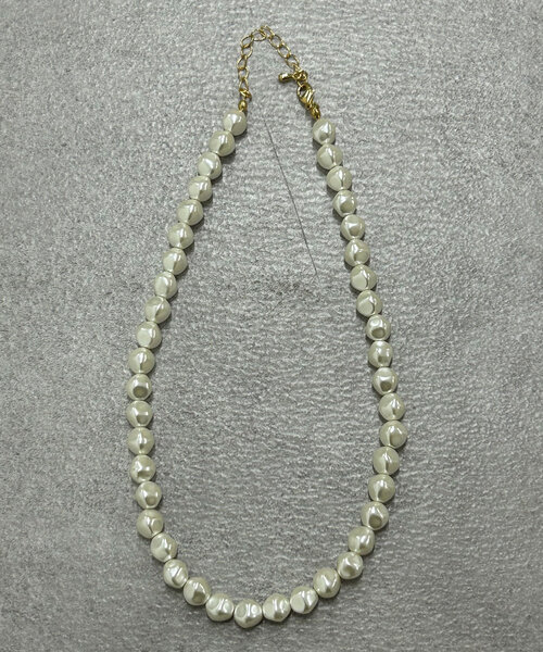 SHENERY(シーナリー)の「ランダムパールネックレス(ネックレス・レディース・ゴールド・FREE)」の4枚目の写真