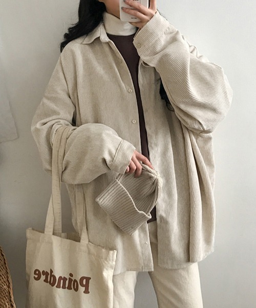 Doux Belle(ドゥーベル)の「オーバーサイズコーデュロイシャツ(シャツ/ブラウス・レディース・ブルー/グレー/アイボリー・FREE)」の14枚目の写真