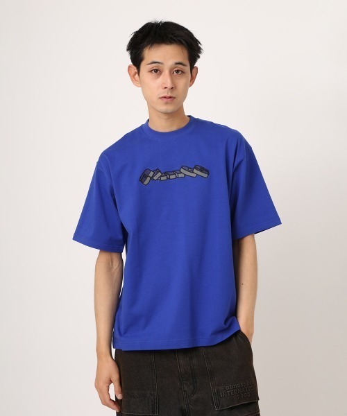 atmos（アトモス）の「atmos Block Logo T-shirt / アトモス ブロック ロゴ Tシャツ（Tシャツ/カットソー・メンズ・ブラック/ブルー/ホワイト・XL/M/L）」の3枚目の写真