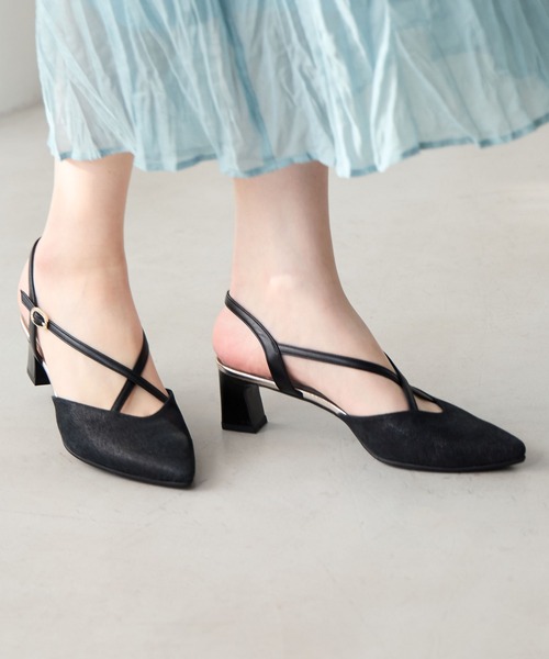 HIMIKO（ヒミコ）の「【Made in Japan】【HIMIKO】【撥水】ポインテッドトゥクロスバックストラップ/651509（パンプス・レディース・プラチナム/ブラック/シルバー・22.5cm/23.5cm/24.5cm/23.0cm/24.0cm/25.0cm/22.0cm）」の2枚目の写真