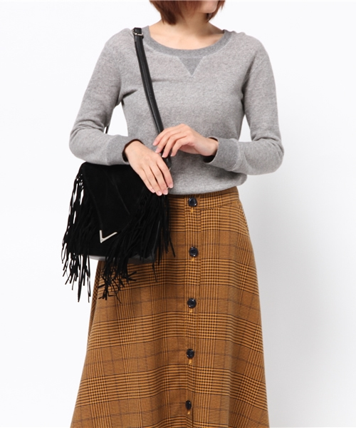 AZUL by moussy（アズールバイマウジー）の「フェイクスウエードV字メタルショルダーバッグ（ショルダーバッグ・レディース・ブラウン/ブラック・FREE）」の9枚目の写真