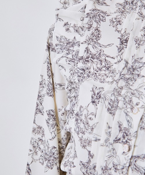 GORGE（ゴージ）の「《ピンタック×フリル》レディース ブラウス 長袖 シャツトップス フェミニン 春秋冬（シャツ/ブラウス・レディース・アイボリー/ブラック/その他・F）」の7枚目の写真