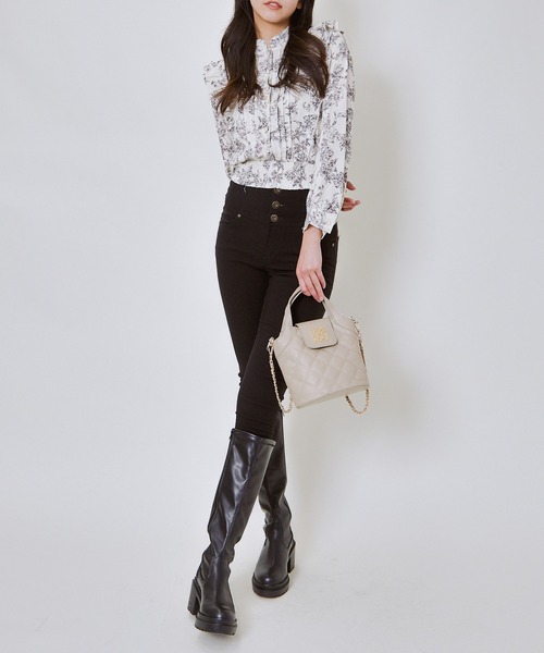GORGE（ゴージ）の「《ピンタック×フリル》レディース ブラウス 長袖 シャツトップス フェミニン 春秋冬（シャツ/ブラウス・レディース・アイボリー/ブラック/その他・F）」の11枚目の写真