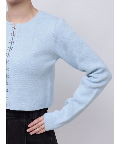 jouetie（ジュエティ）の「フロントホックカーディガン（カーディガン/ボレロ・レディース・アイボリー/ブラック/ブルー・MEDIUM）」の14枚目の写真