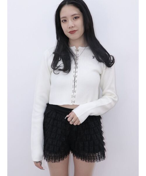 jouetie（ジュエティ）の「フロントホックカーディガン（カーディガン/ボレロ・レディース・アイボリー/ブラック/ブルー・MEDIUM）」の4枚目の写真