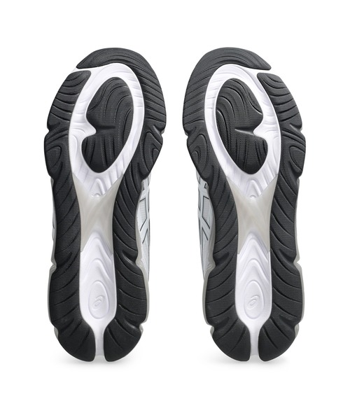 ASICS(アシックス)の「GEL-QUANTUM 360 VIII UTILITY(スニーカー・メンズ・ホワイト×ブラック・23/24/25/26/27/28/29/28.5/25.5/26.5/27.5/24.5/23.5/29.5)」の8枚目の写真