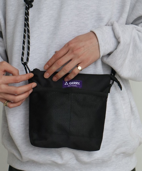 GERRY（ジェリー）の「【GERRY/ジェリー】サコッシュミニショルダー（ショルダーバッグ・メンズ・チャコール/ベージュ/ブラック/マルチ・FREE）」の11枚目の写真