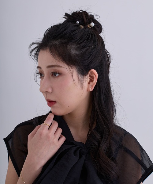 CALIN　STANDARD（カリンスタンダード）の「◆金属アレルギー対応◆◆made in japan◆【片手でスムースワンタッチ】ビジューライン　ミニスムースピアス（ピアス（両耳用）・レディース・ゴールド/ピンクゴールド/シルバー・FREE）」の6枚目の写真