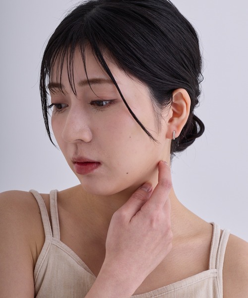 CALIN　STANDARD（カリンスタンダード）の「◆金属アレルギー対応◆◆made in japan◆【片手でスムースワンタッチ】ビジューライン　ミニスムースピアス（ピアス（両耳用）・レディース・ゴールド/ピンクゴールド/シルバー・FREE）」の5枚目の写真