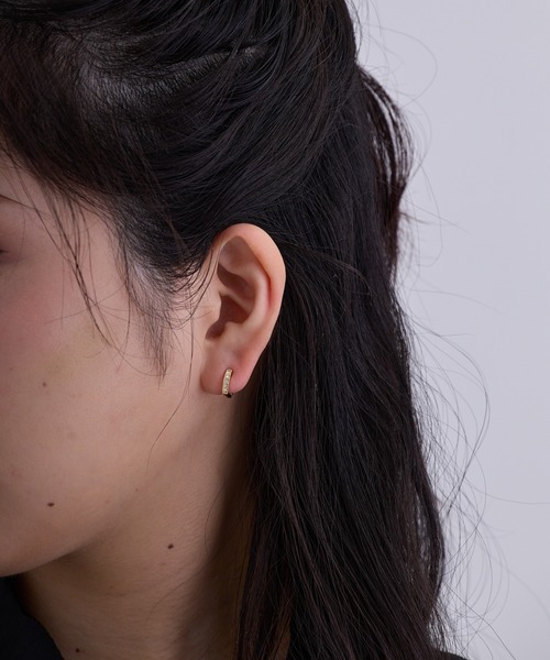 CALIN　STANDARD（カリンスタンダード）の「◆金属アレルギー対応◆◆made in japan◆【片手でスムースワンタッチ】ビジューライン　ミニスムースピアス（ピアス（両耳用）・レディース・ゴールド/ピンクゴールド/シルバー・FREE）」の9枚目の写真