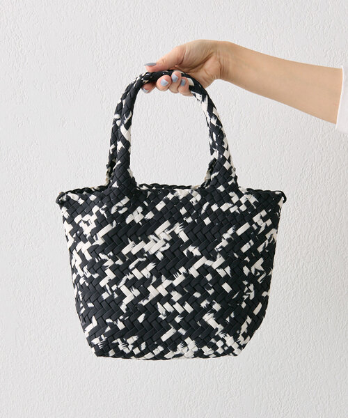 FEEL AND TASTE(フィールアンドテイスト)の「【FEEL AND TASTE(フィールアンドテイスト)】weaving minibucket Nylon/ミニバケットバッグ(トートバッグ・レディース・ブラック/ライトグレー/イエロー・FREE)」の13枚目の写真