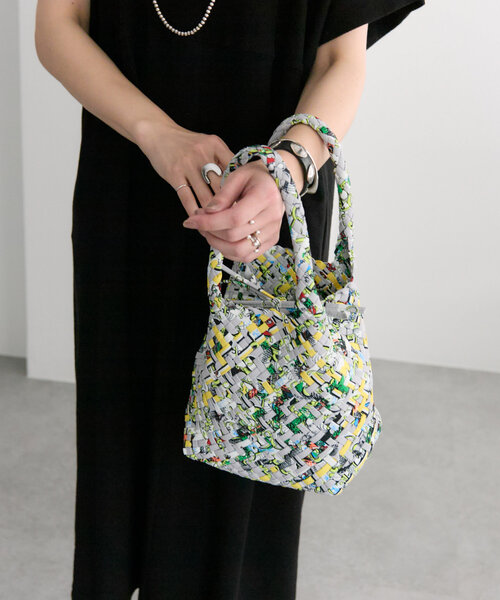FEEL AND TASTE(フィールアンドテイスト)の「【FEEL AND TASTE(フィールアンドテイスト)】weaving minibucket Nylon/ミニバケットバッグ(トートバッグ・レディース・ブラック/ライトグレー/イエロー・FREE)」の8枚目の写真