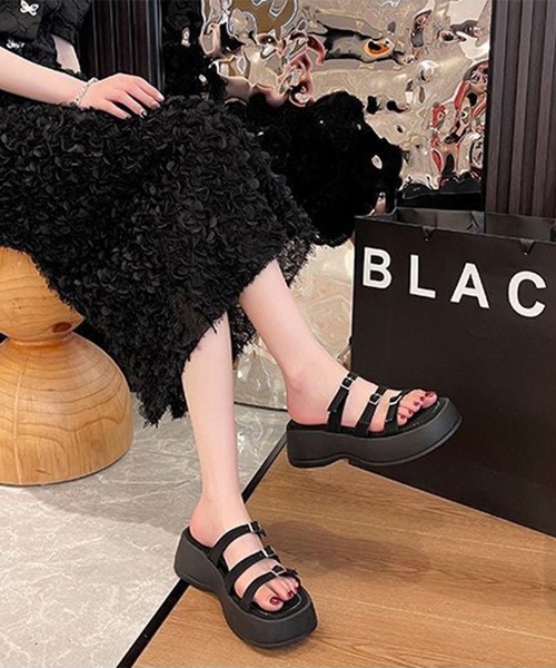Lace Ladies(レースレディース)の「トリプル ベルト 厚底 プラットフォーム サンダル(サンダル・レディース・シルバー/ブラック/アイボリー・22.5cm/23cm/23.5cm/24cm/24.5cm/25cm)」の4枚目の写真