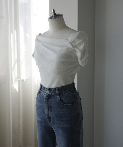 Louere(ルエレ)の「2wayネックドレープサマーニット(ニット/セーター・レディース・ホワイト/ブラック/アイボリー/モカ/チャコール/グレイッシュベージュ/ネイビー・LARGE/MEDIUM/SMALL)」の9枚目の写真