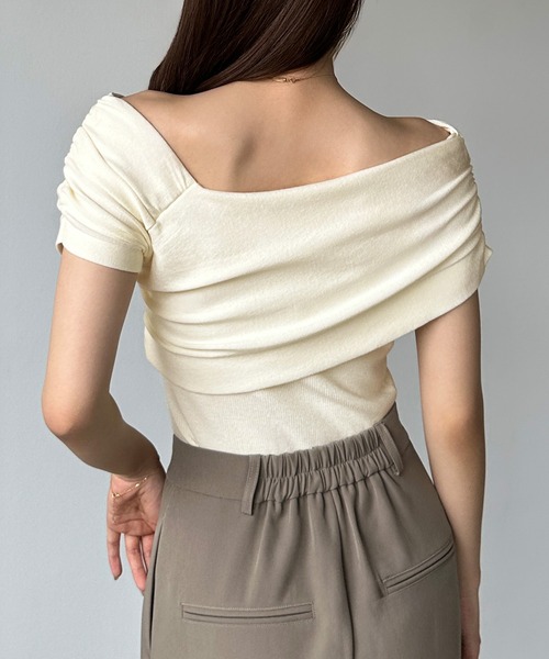 Louere(ルエレ)の「2wayネックドレープサマーニット(ニット/セーター・レディース・ホワイト/ブラック/アイボリー/モカ/チャコール/グレイッシュベージュ/ネイビー・LARGE/MEDIUM/SMALL)」の15枚目の写真