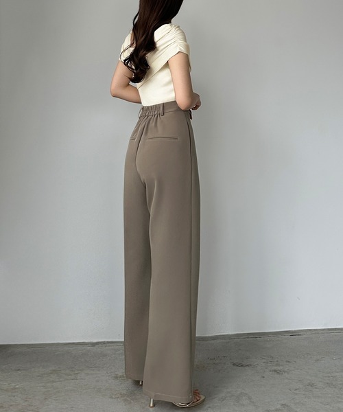 Louere(ルエレ)の「2wayネックドレープサマーニット(ニット/セーター・レディース・ホワイト/ブラック/アイボリー/モカ/チャコール/グレイッシュベージュ/ネイビー・LARGE/MEDIUM/SMALL)」の18枚目の写真