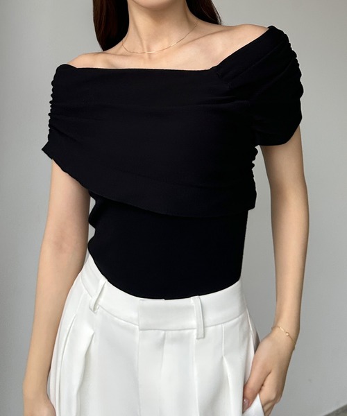 Louere(ルエレ)の「2wayネックドレープサマーニット(ニット/セーター・レディース・ホワイト/ブラック/アイボリー/モカ/チャコール/グレイッシュベージュ/ネイビー・LARGE/MEDIUM/SMALL)」の19枚目の写真