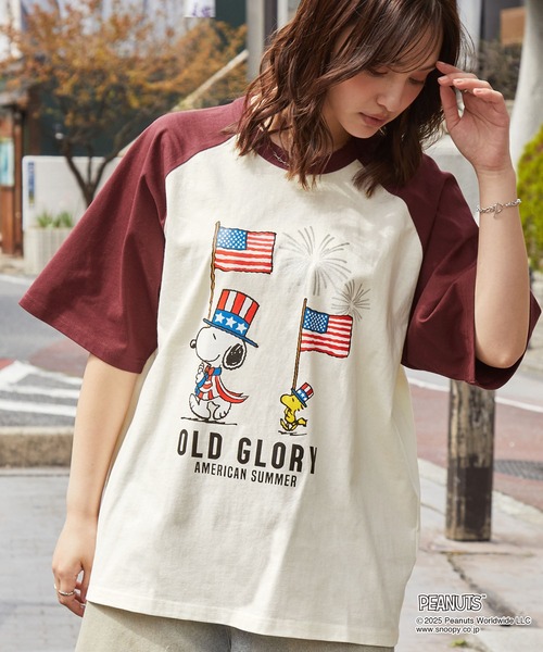 PEANUTS（ピーナッツ）の「【PEANUTS / SNOOPY】別注 ピーナッツ スヌーピー ヴィンテージプリント オーバーサイズ半袖Tシャツ（Tシャツ/カットソー・レディース・グレイッシュベージュ/オフホワイト/ワイン系/スミクロ/ネイビー/ブラック系・M/L）」の6枚目の写真