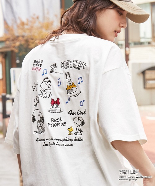 PEANUTS（ピーナッツ）の「【PEANUTS / SNOOPY】別注 ピーナッツ スヌーピー ヴィンテージプリント オーバーサイズ半袖Tシャツ（Tシャツ/カットソー・レディース・グレイッシュベージュ/オフホワイト/ワイン系/スミクロ/ネイビー/ブラック系・M/L）」の11枚目の写真