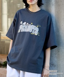 SNOOPY（スヌーピー）の「【PEANUTS / SNOOPY】別注 ピーナッツ スヌーピー ヴィンテージプリント オーバーサイズ半袖Tシャツ（Tシャツ/カットソー）」