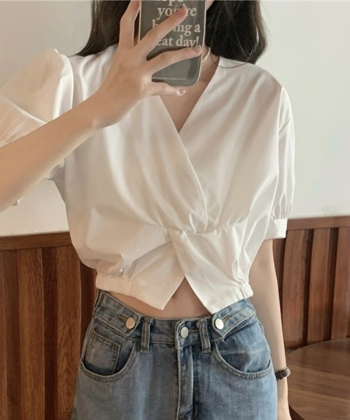 aremoi(アレモイ)の「【aremoi / アレモイ】Vネックパフスリーブブラウス(シャツ/ブラウス・レディース・グリーン/ホワイト・FREE)」の10枚目の写真