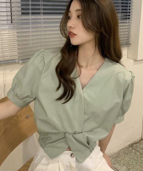 aremoi(アレモイ)の「【aremoi / アレモイ】Vネックパフスリーブブラウス(シャツ/ブラウス・レディース・グリーン/ホワイト・FREE)」の15枚目の写真