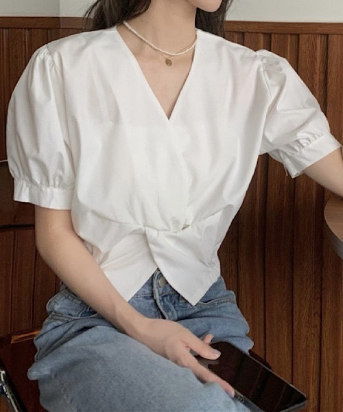 aremoi(アレモイ)の「【aremoi / アレモイ】Vネックパフスリーブブラウス(シャツ/ブラウス・レディース・グリーン/ホワイト・FREE)」の11枚目の写真