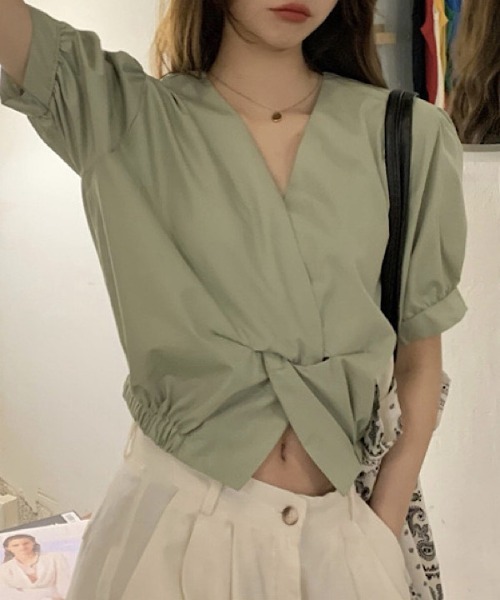 aremoi(アレモイ)の「【aremoi / アレモイ】Vネックパフスリーブブラウス(シャツ/ブラウス・レディース・グリーン/ホワイト・FREE)」の17枚目の写真