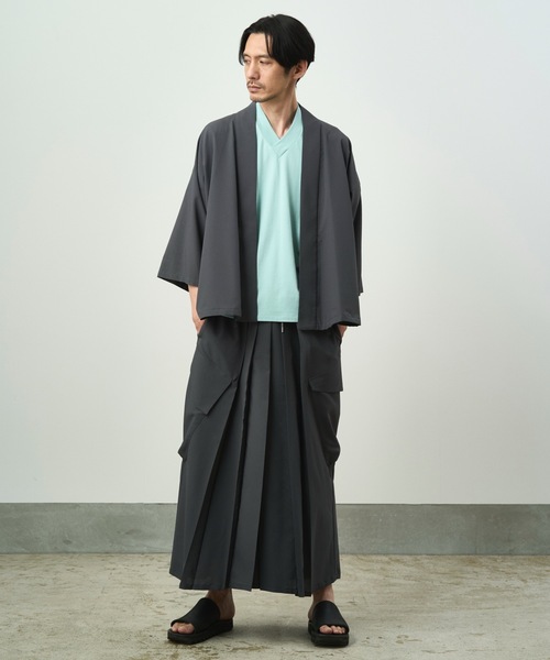 和ROBE（ワローブ）の「DOT AIR HANTEN TECH（カーディガン/ボレロ・メンズ・ダークグレー/ダークネイビー/ブラック・2/3）」の15枚目の写真