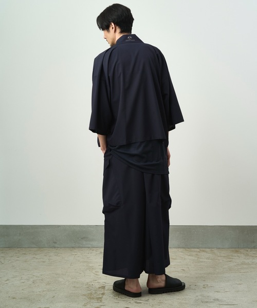 和ROBE（ワローブ）の「DOT AIR HANTEN TECH（カーディガン/ボレロ・メンズ・ダークグレー/ダークネイビー/ブラック・2/3）」の9枚目の写真