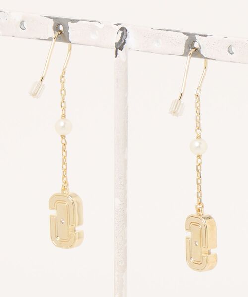 MARC JACOBS(マークジェイコブス)の「J MARC LUXE MOP DROP EARRINGS/J マーク リュクス MOP ドロップ ピアス(ピアス(両耳用)・レディース・ゴールド・ONE SIZE)」の3枚目の写真