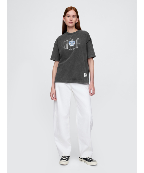 GAP(ギャップ)の「30th アニバーサリー オーバーサイズ GAPロゴTシャツ(Tシャツ/カットソー・レディース・オフホワイト/ブルー/ブラック/レッド・XS/S/M/L/XL/XXS)」の6枚目の写真