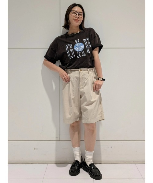 GAP(ギャップ)の「30th アニバーサリー オーバーサイズ GAPロゴTシャツ(Tシャツ/カットソー・レディース・オフホワイト/ブルー/ブラック/レッド・XS/S/M/L/XL/XXS)」の21枚目の写真