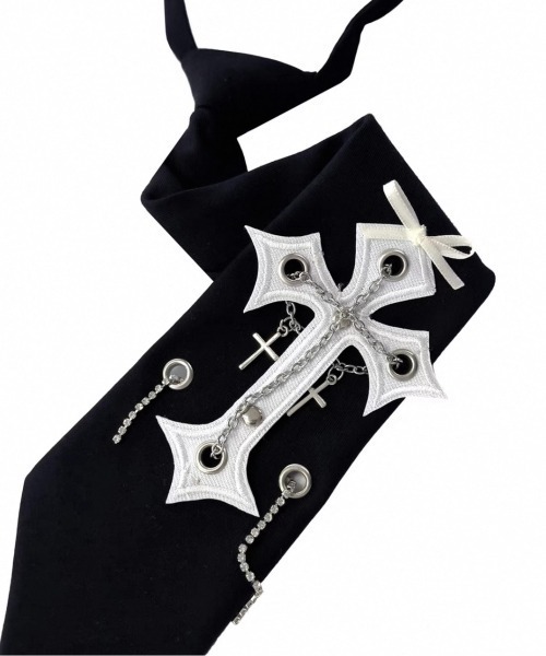 NOVESSEL（ノベセル）の「A'GEM/9 × .kom『NOVESSEL/ノベセル』クロスデザインネクタイ（ネクタイ・レディース・ブラック・FREE）」の2枚目の写真