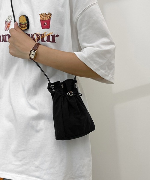 VIBGYOR(ヴィブジョー)の「Mignonjour/ナイロンミニ巾着ショルダー M2765(ショルダーバッグ・レディース・ブラック/ホワイト/グリーン・FREE)」の7枚目の写真