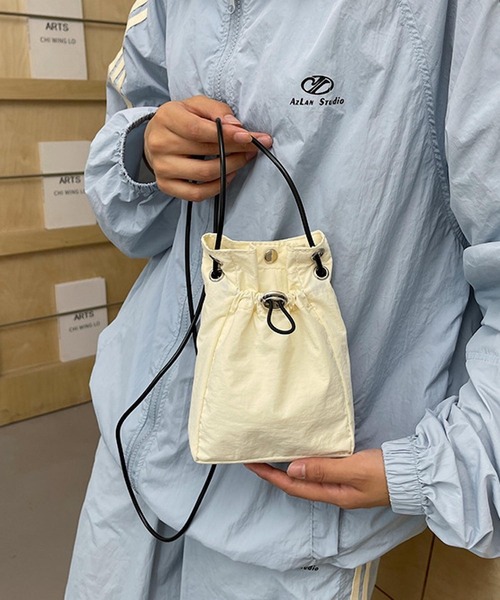 VIBGYOR(ヴィブジョー)の「Mignonjour/ナイロンミニ巾着ショルダー M2765(ショルダーバッグ・レディース・ブラック/ホワイト/グリーン・FREE)」の9枚目の写真