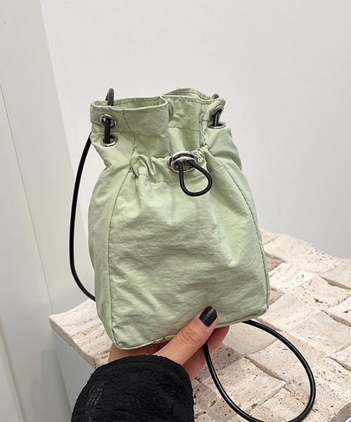 VIBGYOR(ヴィブジョー)の「Mignonjour/ナイロンミニ巾着ショルダー M2765(ショルダーバッグ・レディース・ブラック/ホワイト/グリーン・FREE)」の10枚目の写真